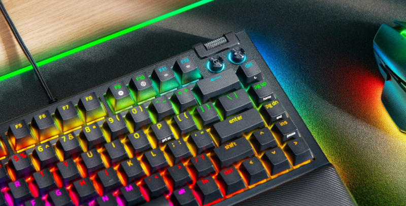 Razer представила механическую клавиатуру BlackWidow V4 75% с горячей заменой кнопок и «глубокими ощущениями»